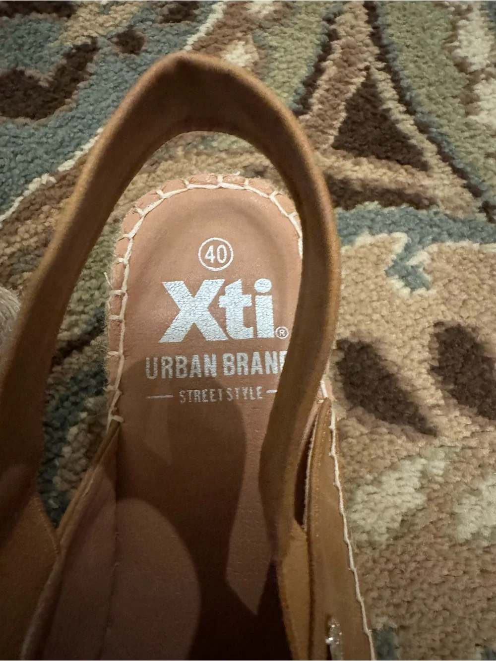 XTI tan espadrille